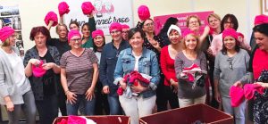 plusieurs personnes pour octobre rose